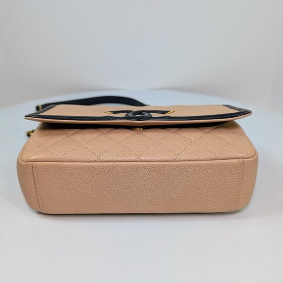 Chanel Rare Vintage Beige Caviar Filigree Flap Bag - Picture 7 of 16